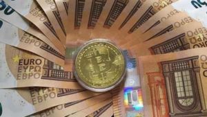 Биткоин упал ниже $6400.  Цена Ethereum пробила поддержку в $300